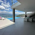 Paradise Bodrum, 14 Personnes, Vue Mer, Piscine, Privee, Sauna, A Vapeur, Ascenseur Villa Milas