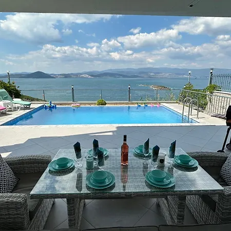 Paradise Bodrum, 14 Personnes, Vue Mer, Piscine, Privee, Sauna, A Vapeur, Ascenseur Vilă
