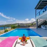 Paradise Bodrum, 14 Personnes, Vue Mer, Piscine, Privee, Sauna, A Vapeur, Ascenseur * Milas