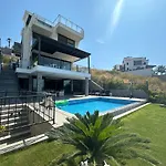 Paradise Bodrum, 14 Personnes, Vue Mer, Piscine, Privee, Sauna, A Vapeur, Ascenseur Villa Milas