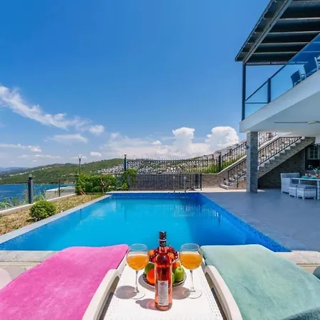 Paradise Bodrum, 14 Personnes, Vue Mer, Piscine, Privee, Sauna, A Vapeur, Ascenseur * Миляс
